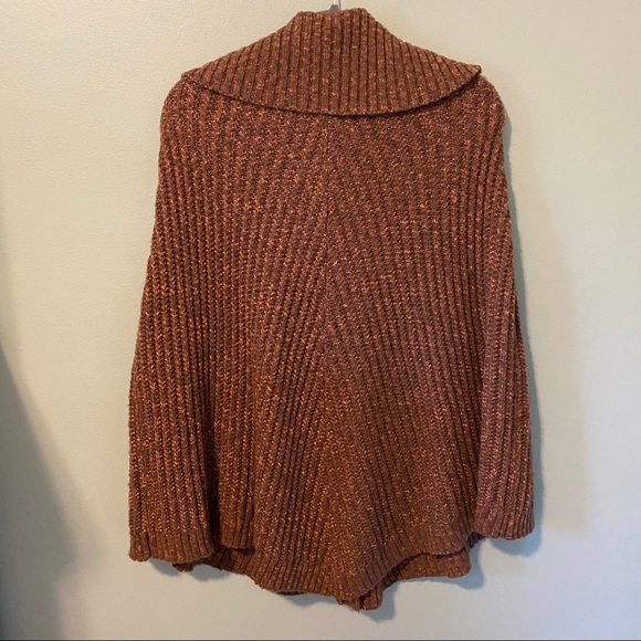 Beautiful Button-up Poncho Sweater - Picture 4 of 5